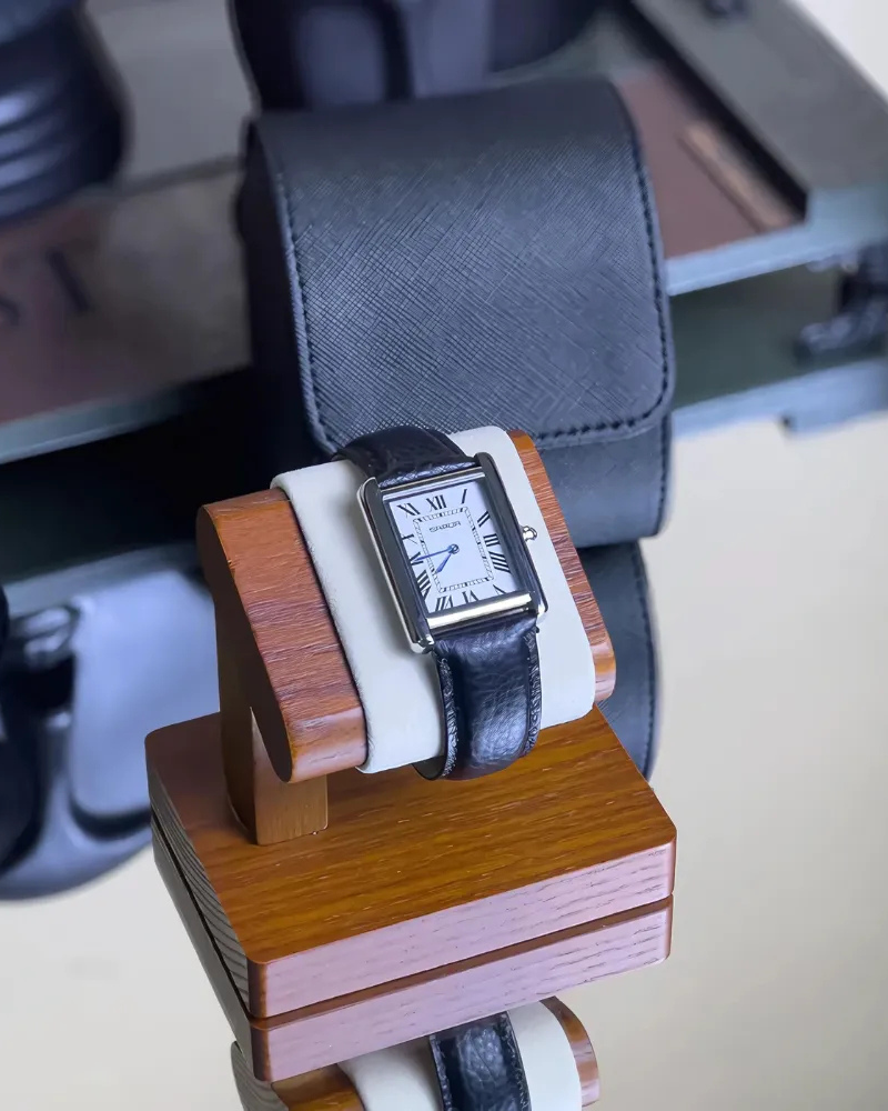 OLD MONEY QUARTZ WATCH