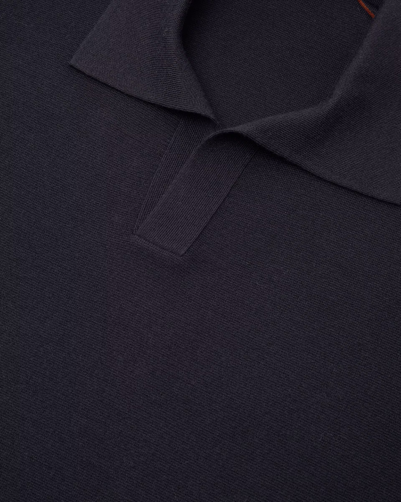 OLD MONEY V-KRAGEN POLO